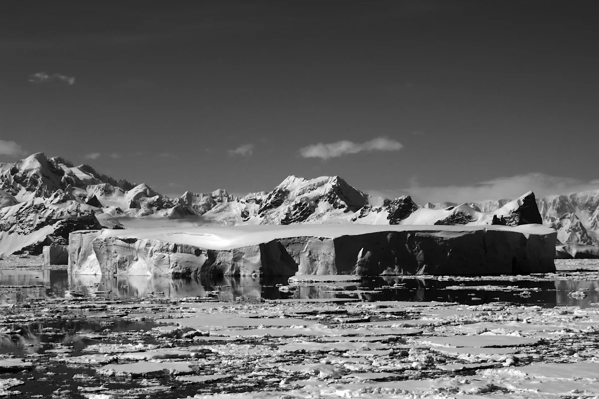 Losse-Antarctic-Icebreaker-8