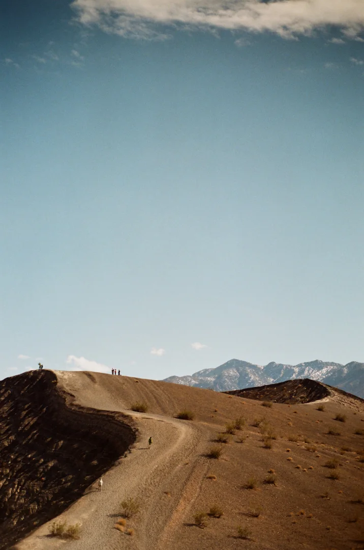 bullion-death-valley-california-hikers-distance-hill