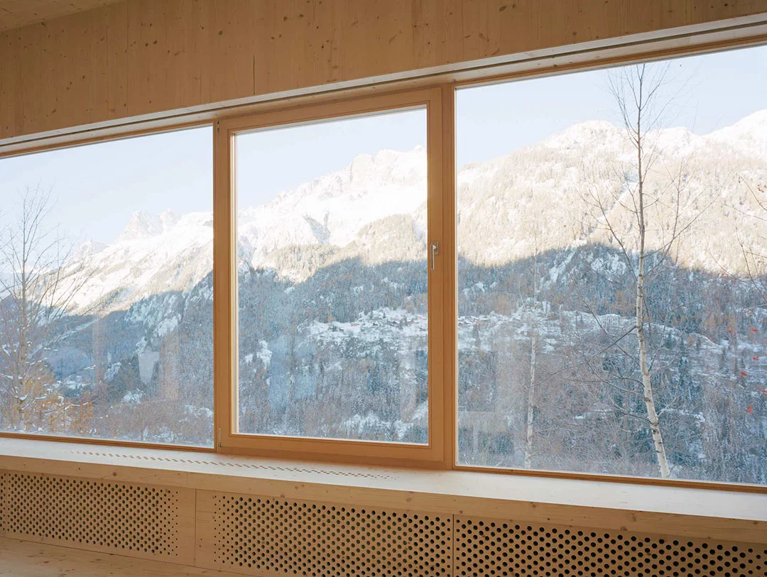 Lacroix-Chessex-Swiss-Cabin-interior