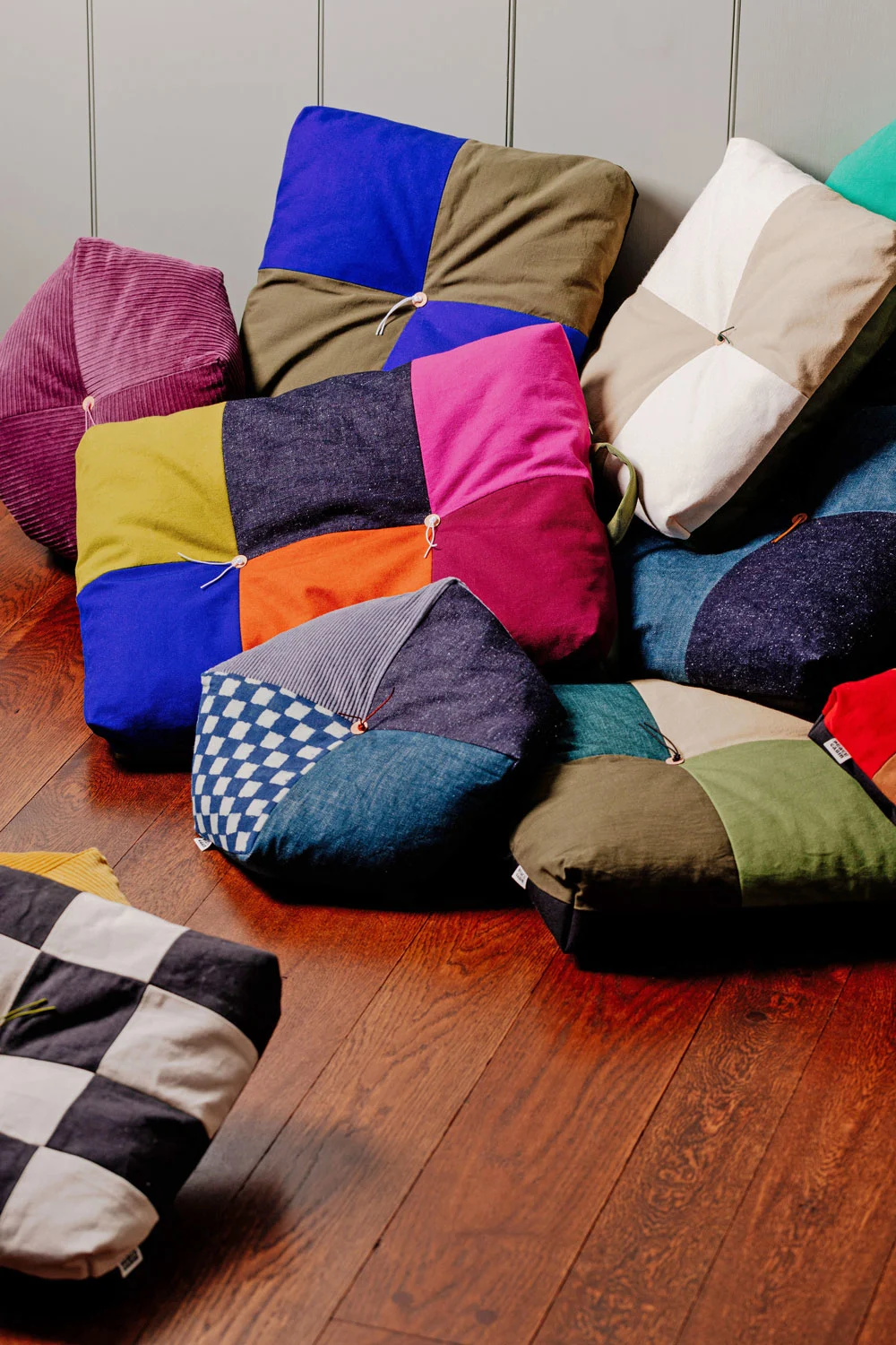 peace-cabin-cushions
