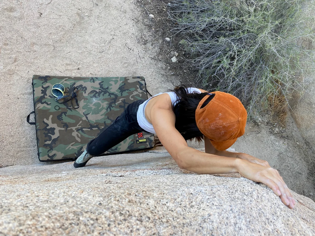 comfortable-adventures-jeein-shin-bouldering-2