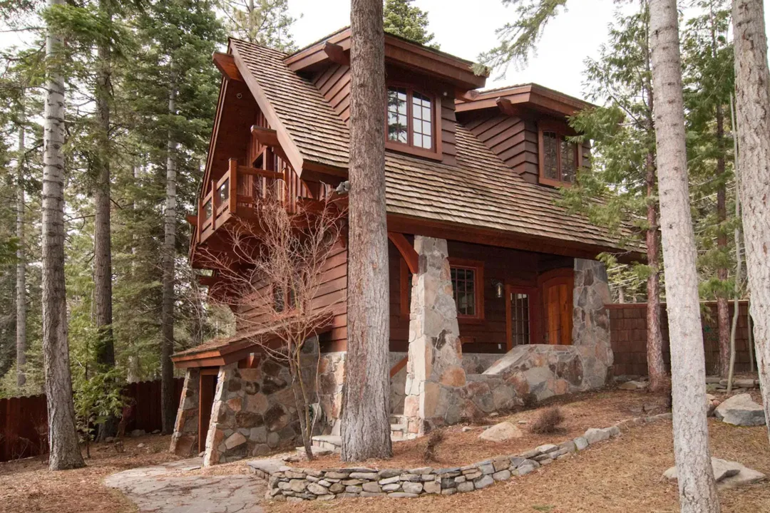 charming-studio-carnelian-bay-lake-tahoe-california-exterior