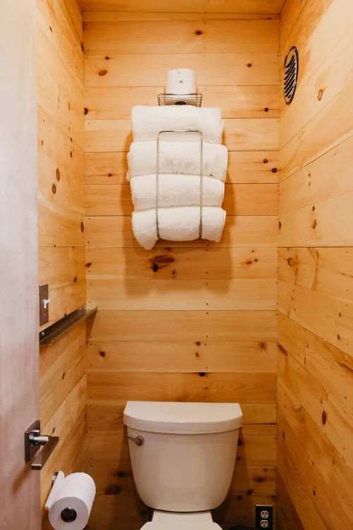 Getaway-Cabin-Rental-Austin-Texas-Fieldmag-4