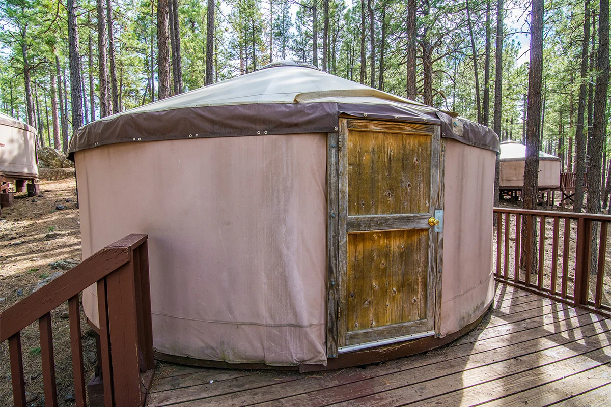 arizona-glamping-fort-tuthill-exterior