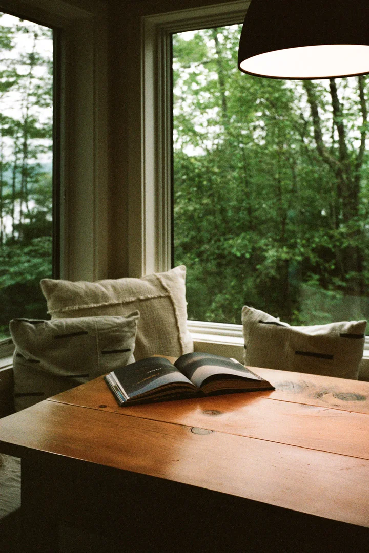matt-steindl-maine-cabin-interior