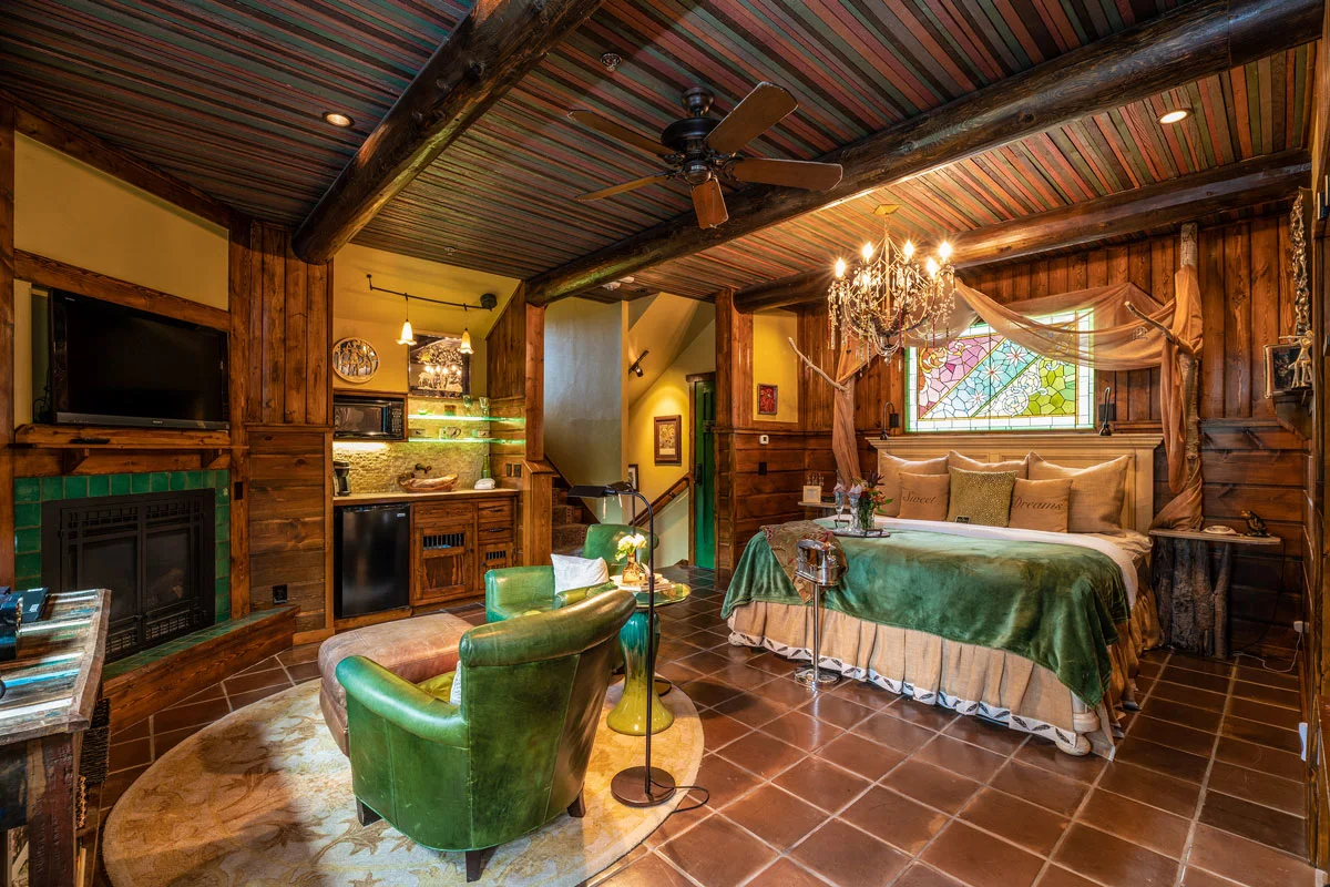 visit-colorado-treehouse