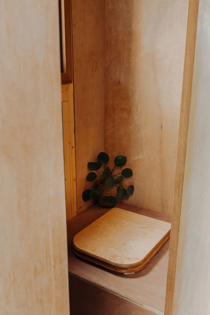 tigin-tiny-homes-ireland-common-knowledge-toilet
