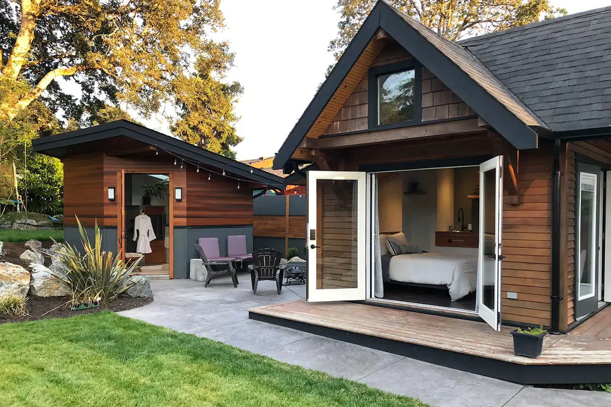 victoria-cabins-and-vacation-rentals-roundup-tidal-wood-villa