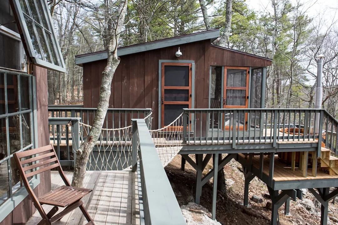 maine-georgetown-sequin-treehouse-exterior