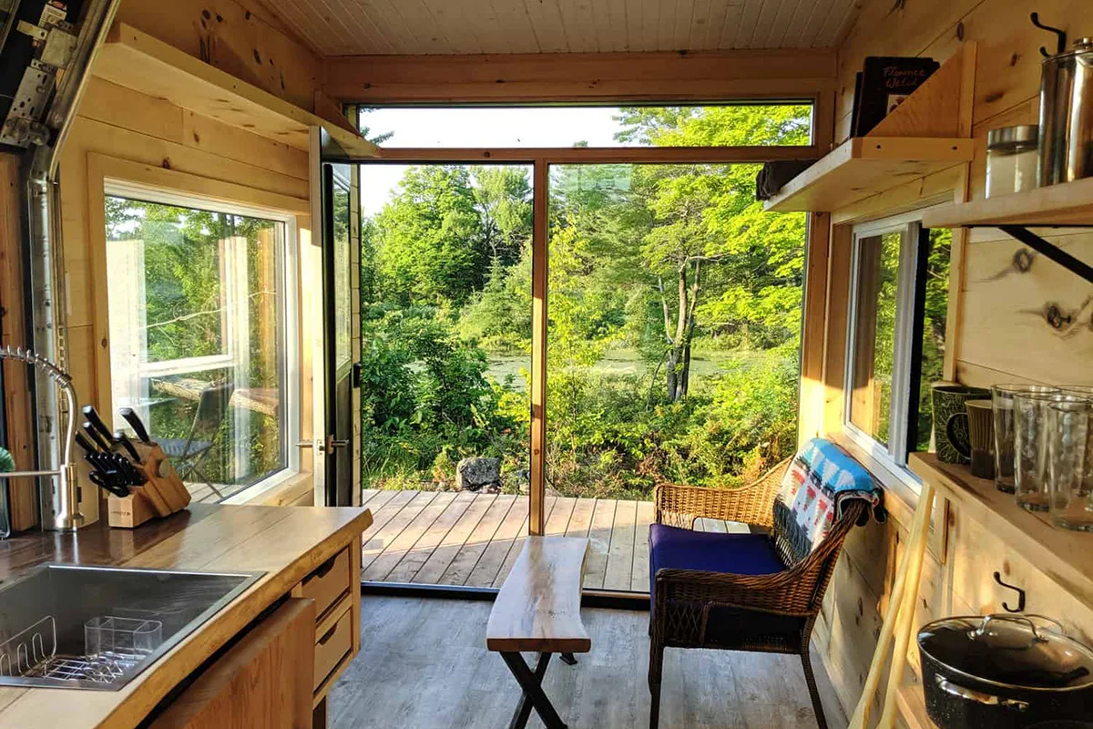 ontario-cabin-rentals-rhya-cabin-interior