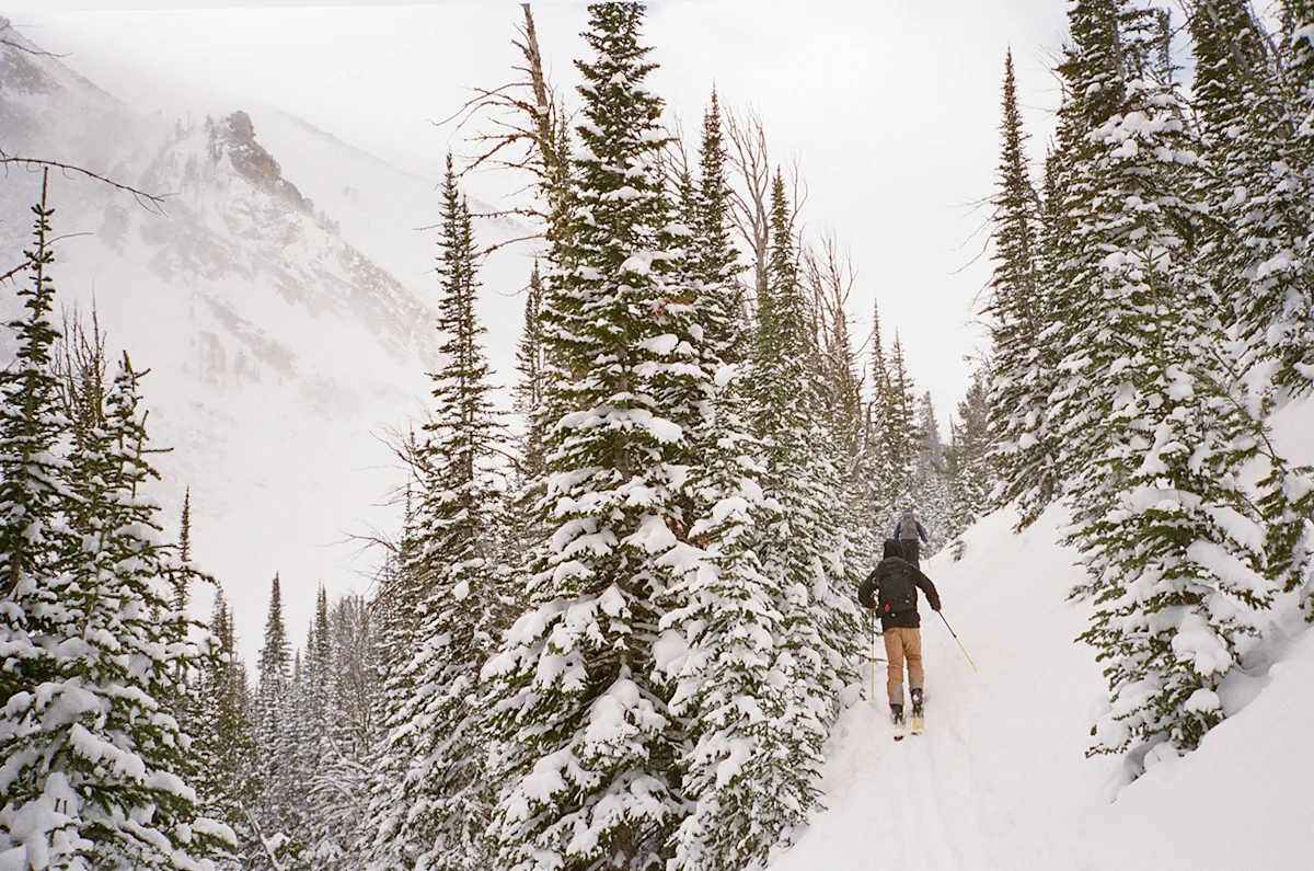 Bell-Lake-Yurt-Montana-Ski-FieldMag-20
