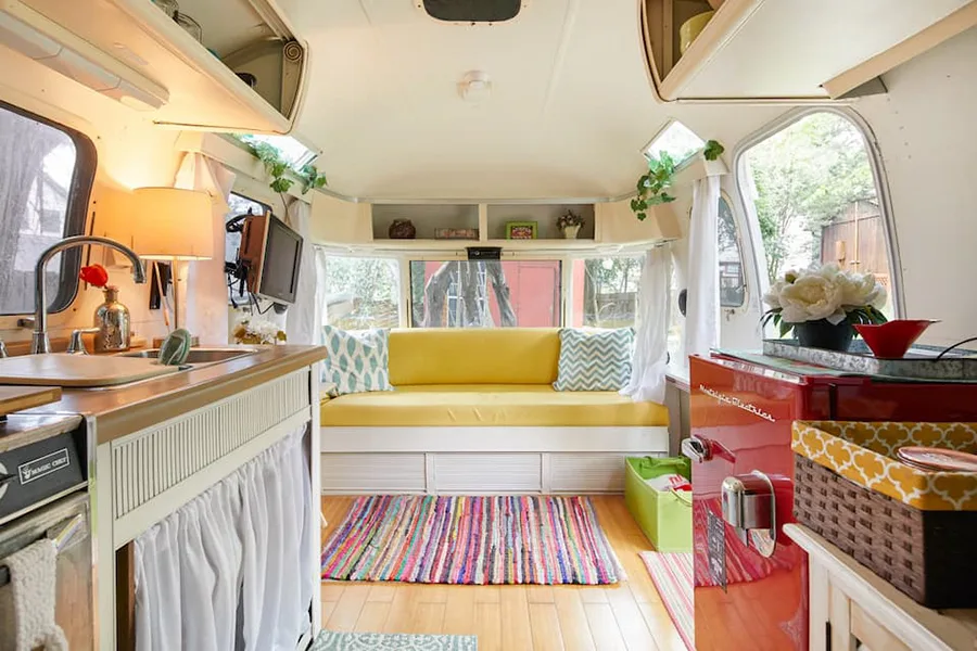 Airstream-Rentals-TX-throwback-interior