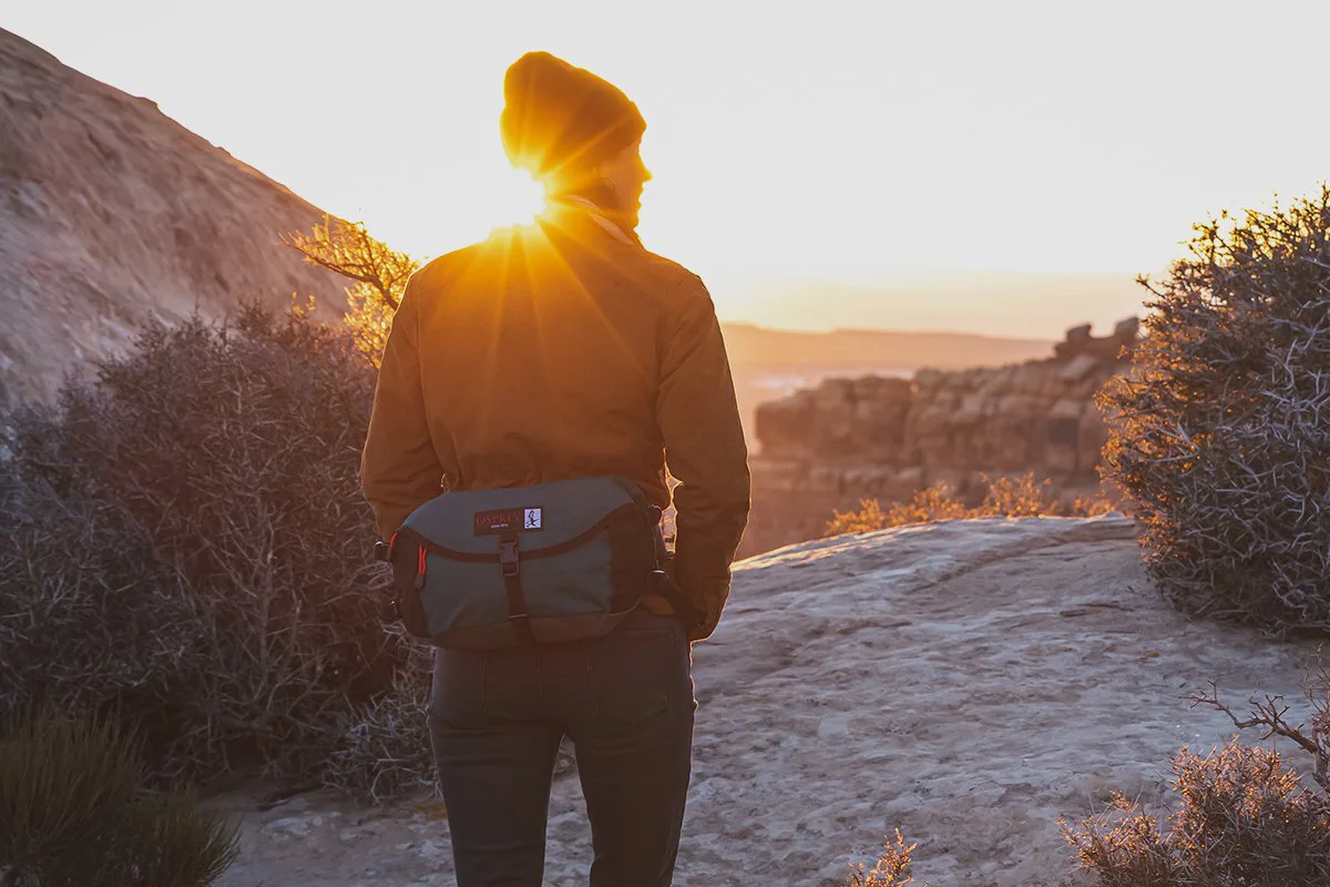osprey-heritage-simplex-pack-lifestyle