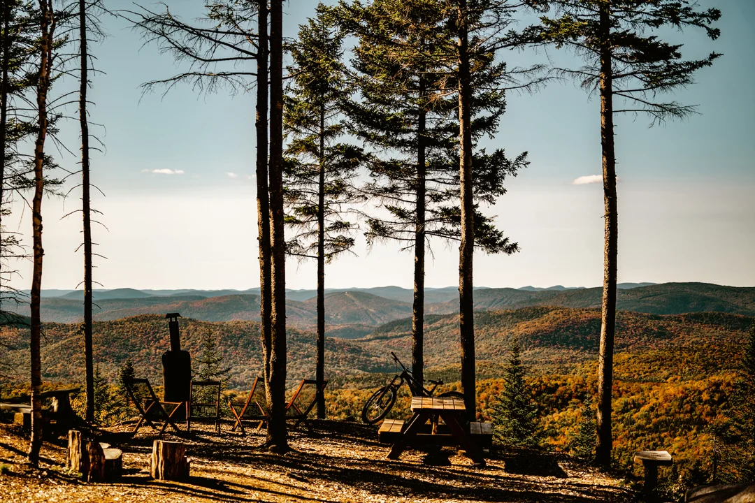 Le-Maelstrom-Lac-Beauport-Quebec-La-Cabin-3