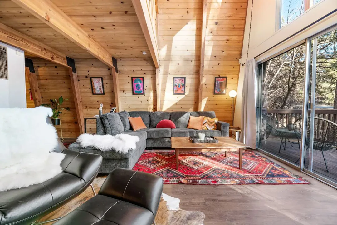 foxwood-cabin-big-bear-lake-california-interior