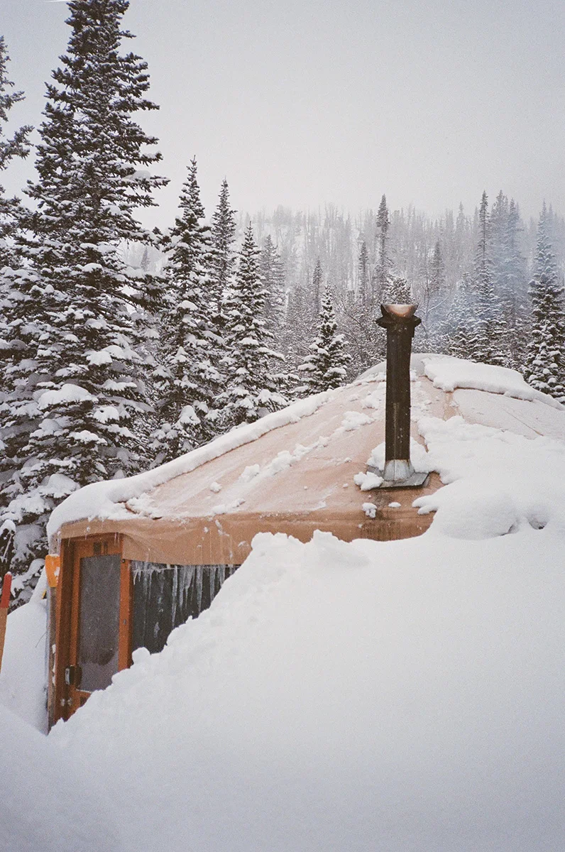 Bell-Lake-Yurt-Montana-Ski-FieldMag-10