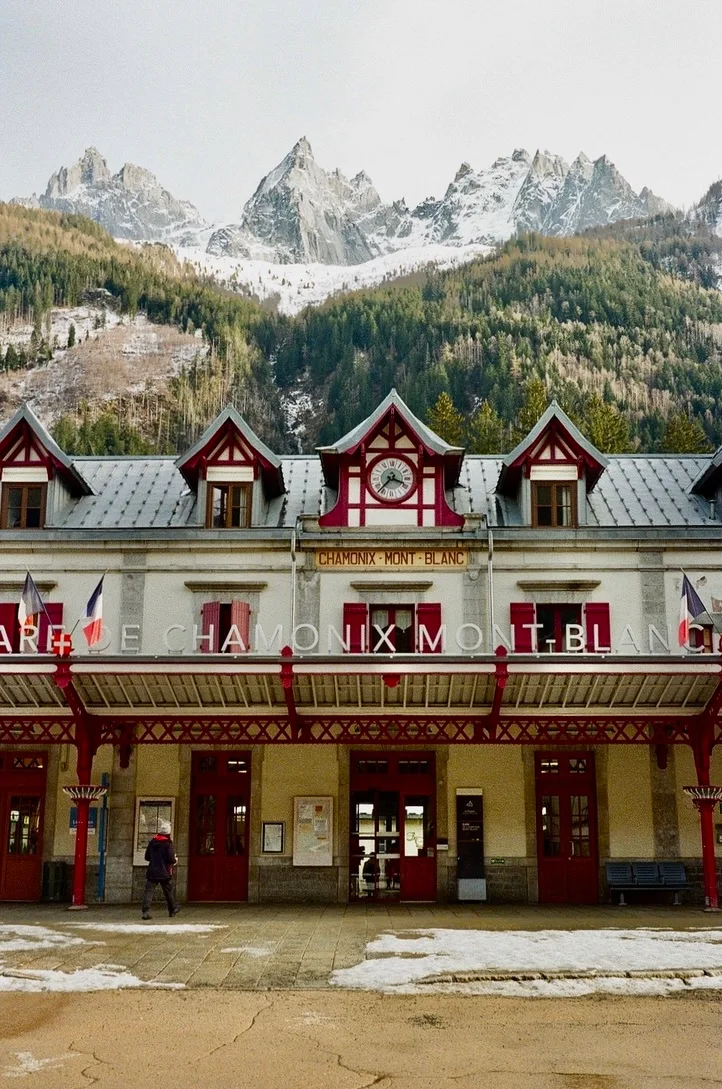 eric-greene-chamonix-ski-patrol-entrance