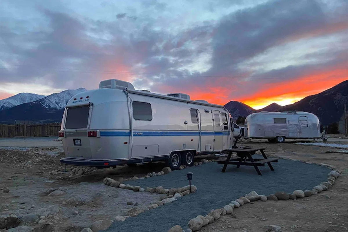 colorado-glamping-list-10-bluebelle-airstream