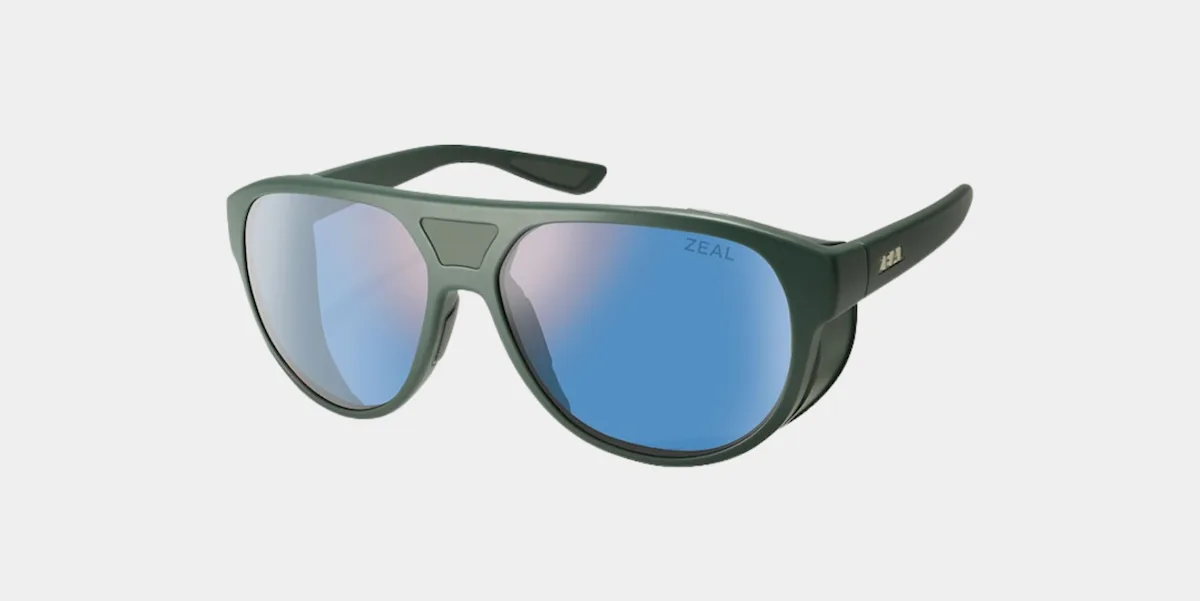 glacier-glasses-alex-tzelnic-selkirk