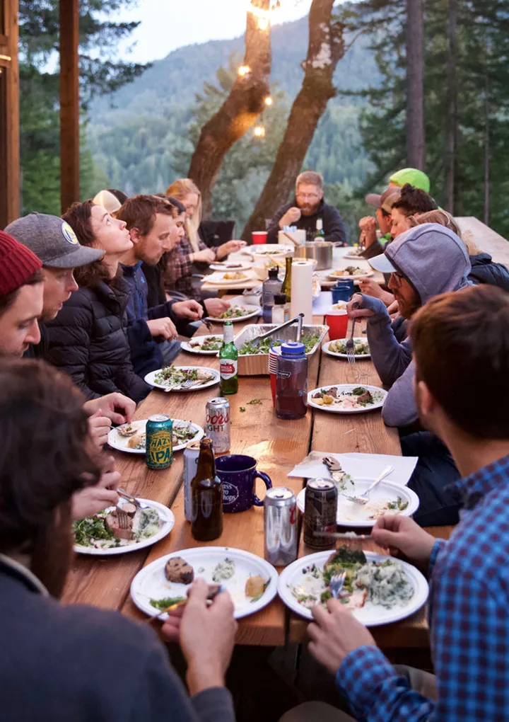 redwood-cabin-elevated-spaces-waldman-fiffer-table
