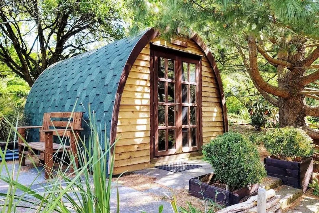 pod-greenhouse-spa-retreat-pillaton-cornwall-england