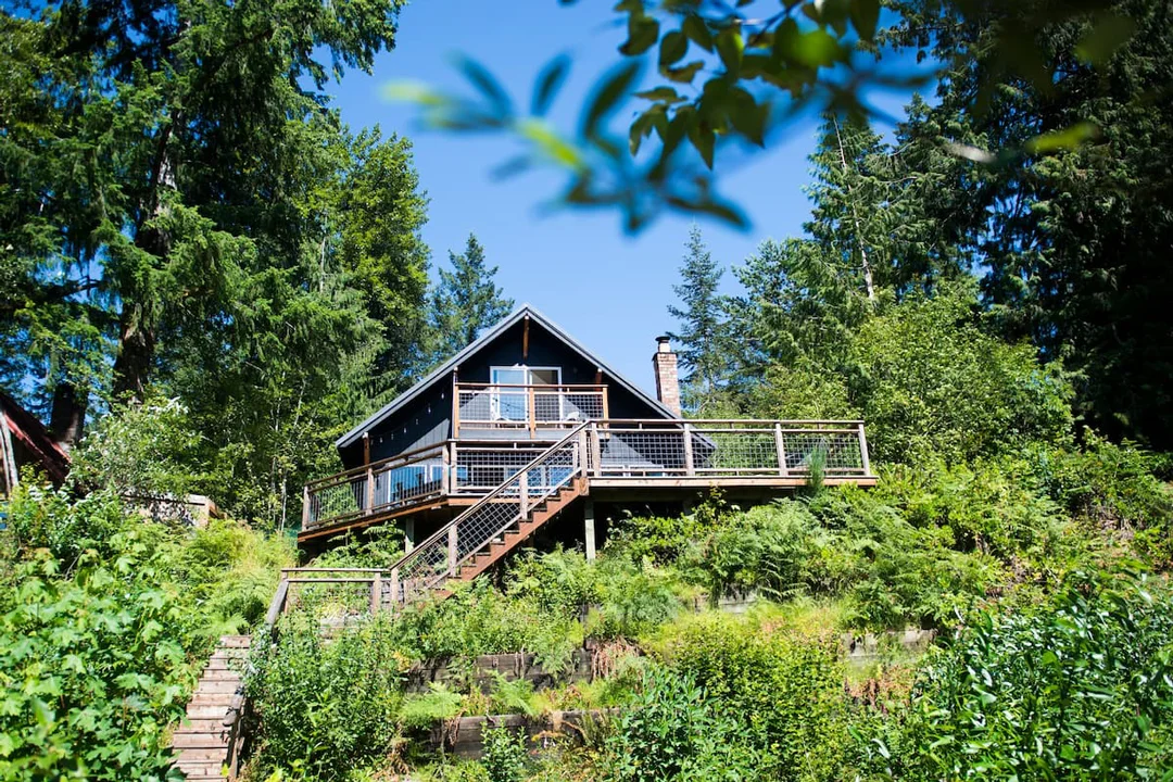 MtHood-Cabin-Rentals-Rhododendron-EastRiverRest-Cabin-Exterior.