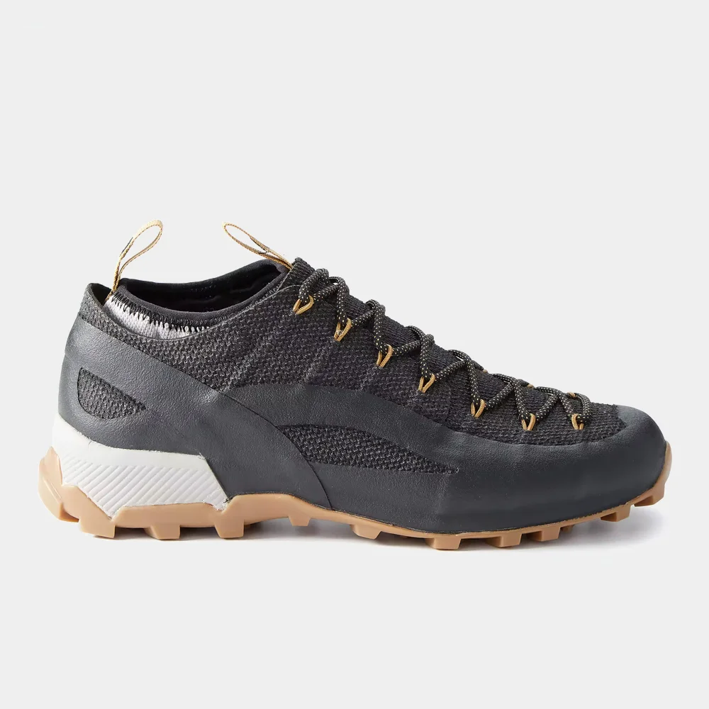 trail-runner-naglev-unico-hiker