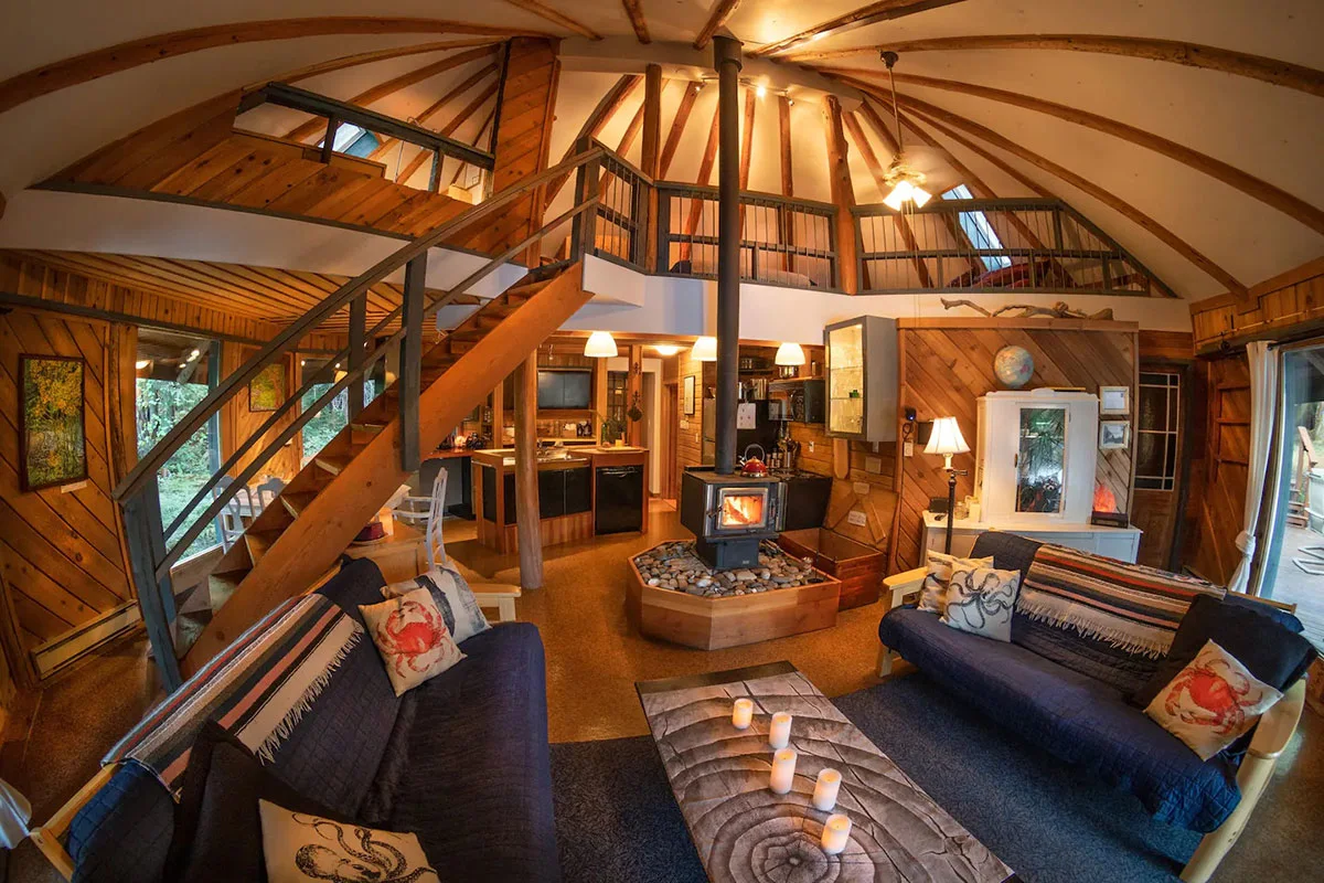 victoria-cabins-and-vacation-rentals-roundup-cove-house-interior