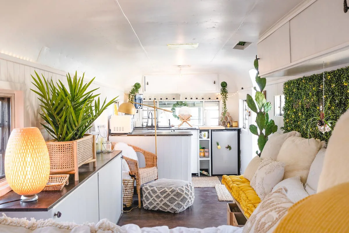 Airstream-Rentals-sunshine-state-interior