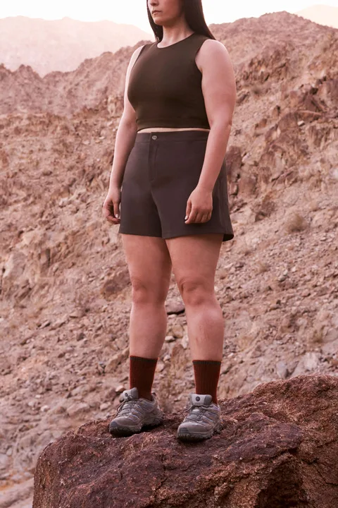 hikerkind-shorts-base-bra-01-olivine-truffle