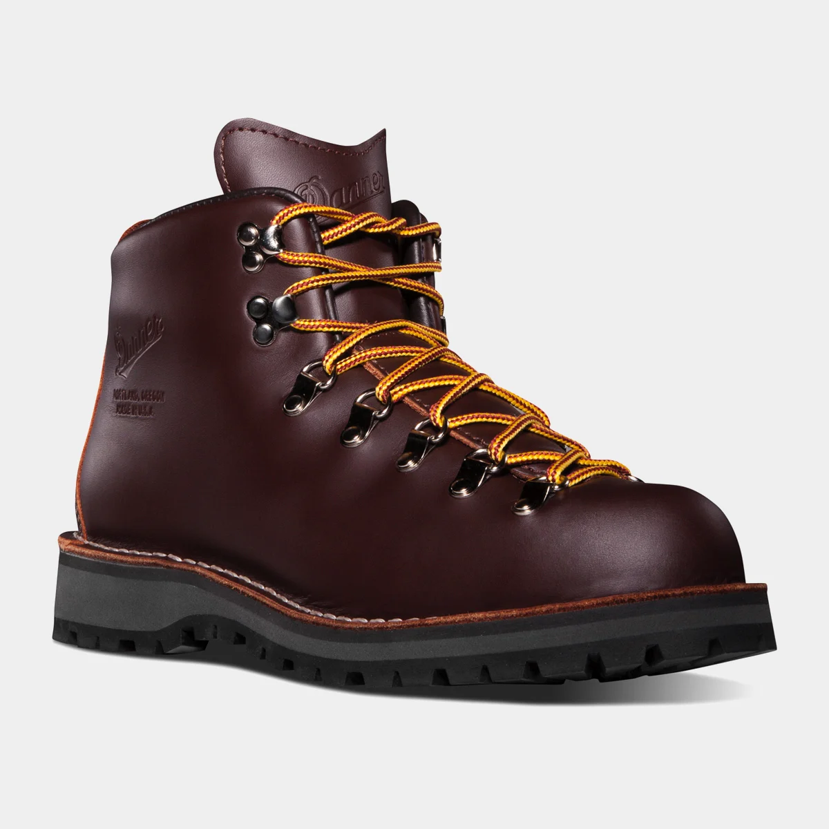 retro-style-hiking-boots-danner-mountain-light