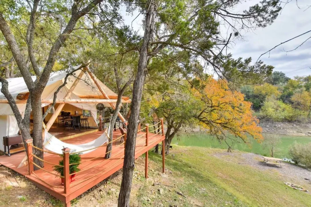 safari-for-the-soul-tent-old-ferry-texas