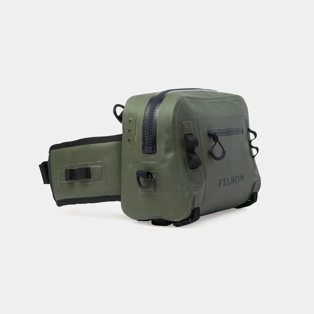 gifts-for-photographers-filson-dry-waist-pack