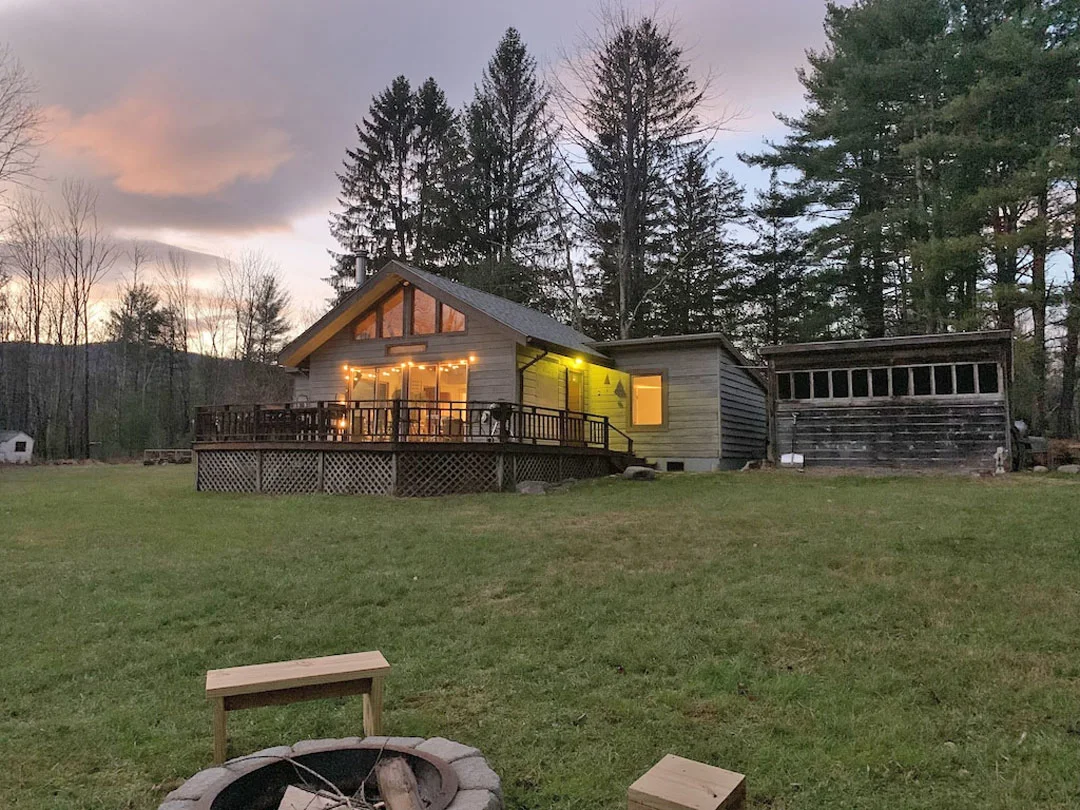 Catskills-Cabins-Olive-Mountain-Cottage-1