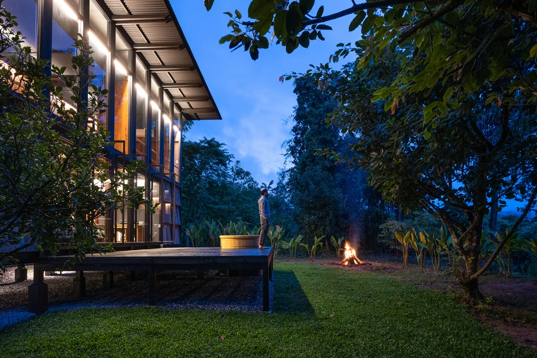 wood-and-mountain-cabin-thailand-sher-maker-3