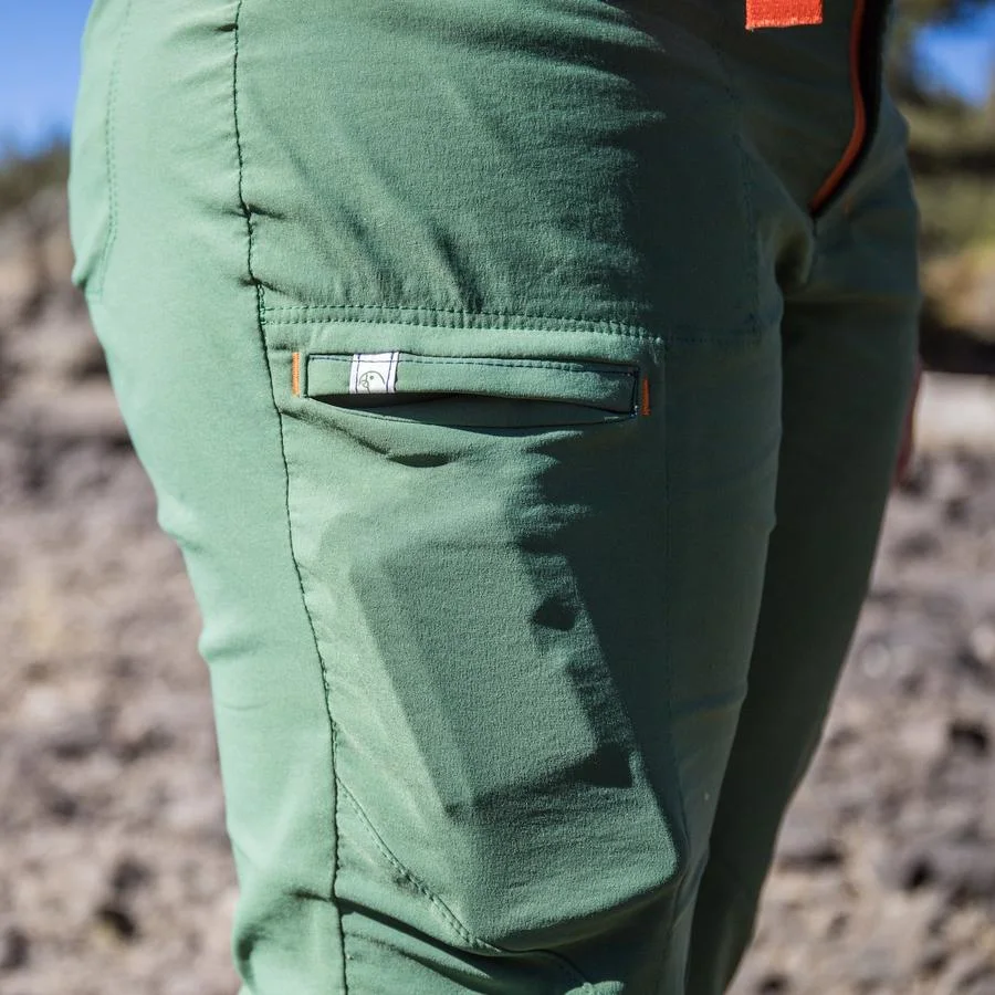alpine-parrot-ponderosa-pant-detail-pocket