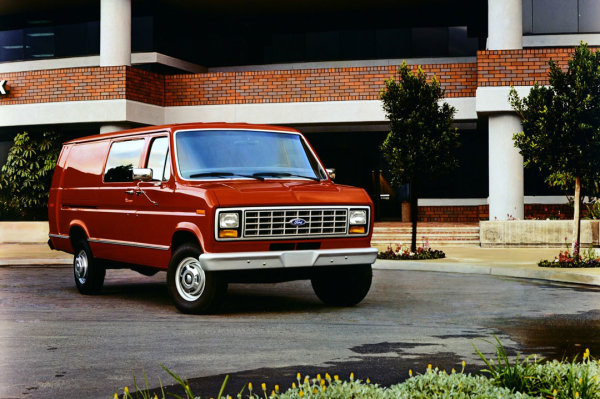 car-camping-ford-econoline-1991