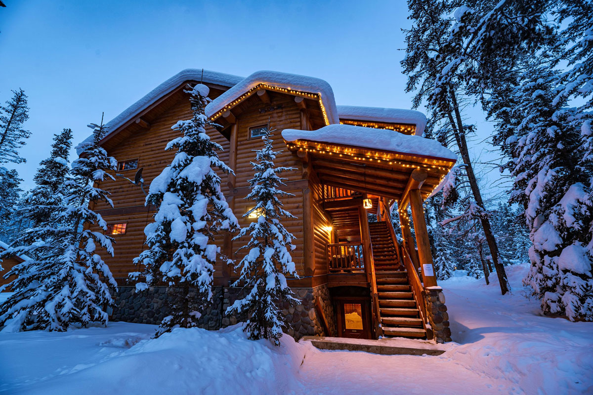 The 8 Best Cabins On Airbnb & Vrbo For A Trip To Banff | Field Mag