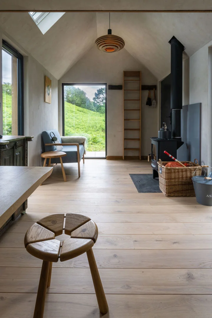 Scotland-Beatha-Bothy-Inverlonan-Interior-1