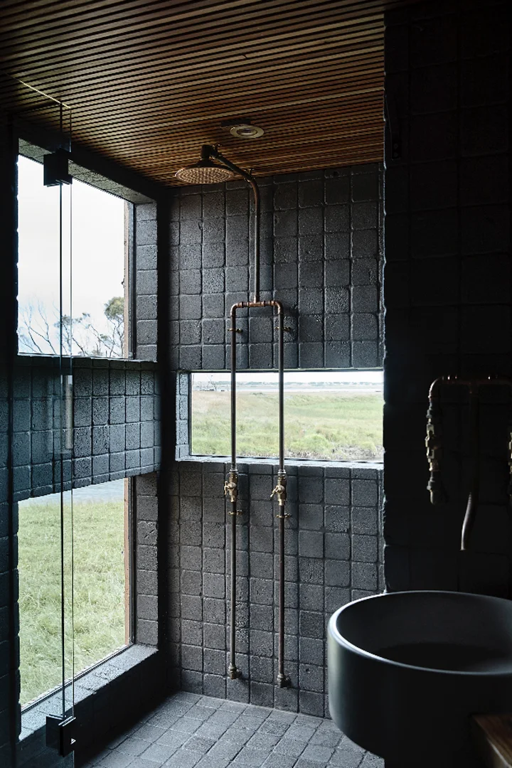 brook-tiny-house-australia-small-shower