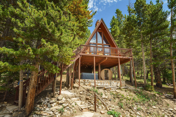 600px x 400px - The 15 Best A-Frame Cabin Rentals on Airbnb | 2021 | Field Mag