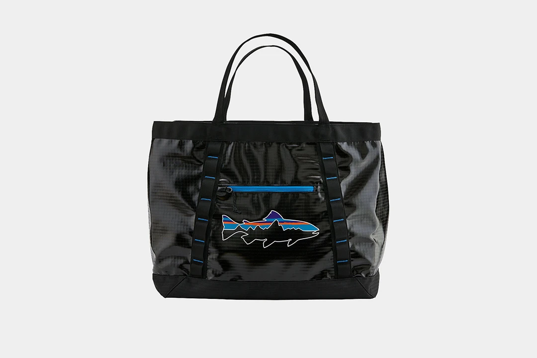 patagonia black hole tote 61l Gear whether youre heading to the gym or embarking on a camping trip Patagonia Black Hole Gear Tote