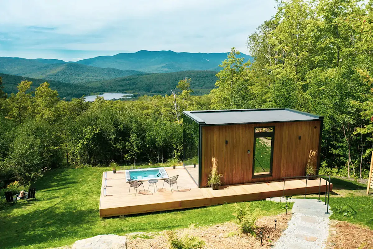 luxury-glass-tiny-house-warren-vermont