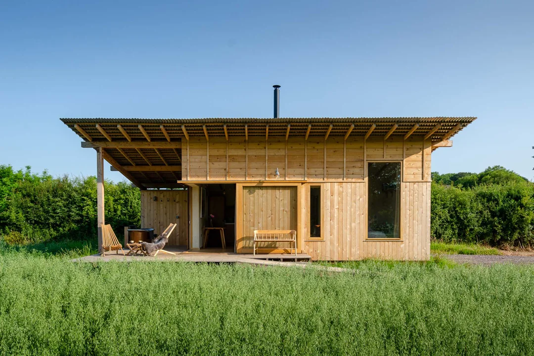 Holly-Water-Cabin-Devon-Out-of-the-Valley-2