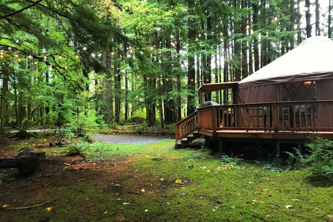 yurt-roundup-countrywide-washington-magical-mountain-retreat