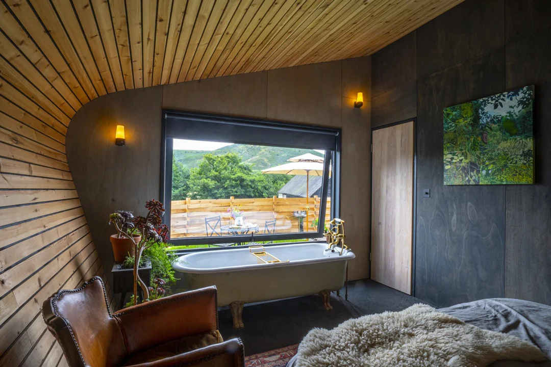 hergest-lee-cabin-wales-paul-gent-bedroom