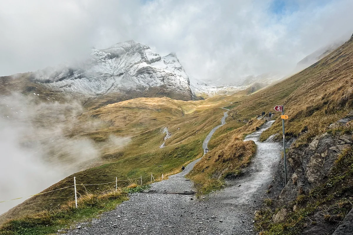 grindelwald-switzerland-hiking-guide-sweeping-hiking-trails-mist-horizontal