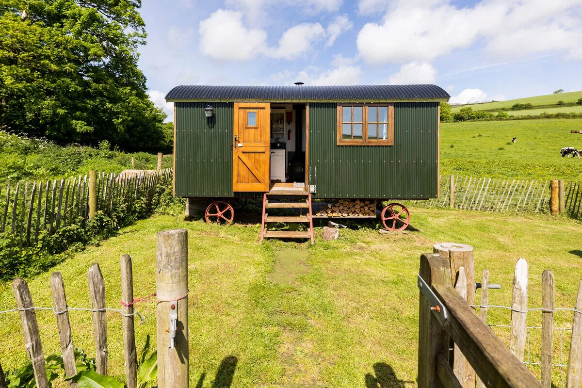 glamping-wales-frankshore-shepherds-hut