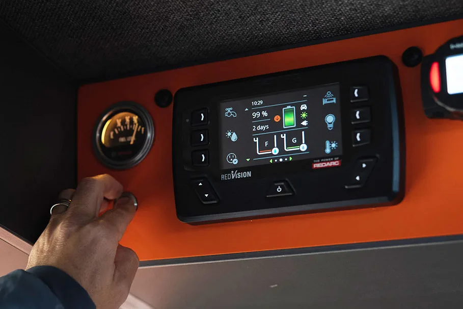 loki-icarus-review-control-panel