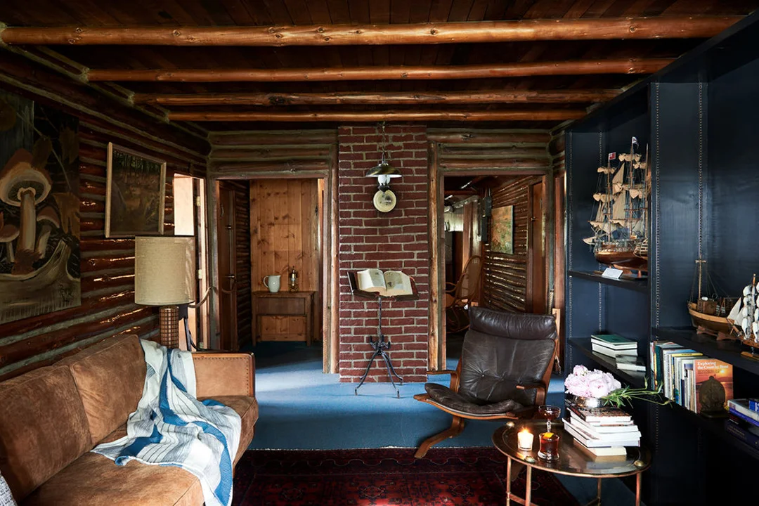 captain-whidbey-inn-washington-lodge-library